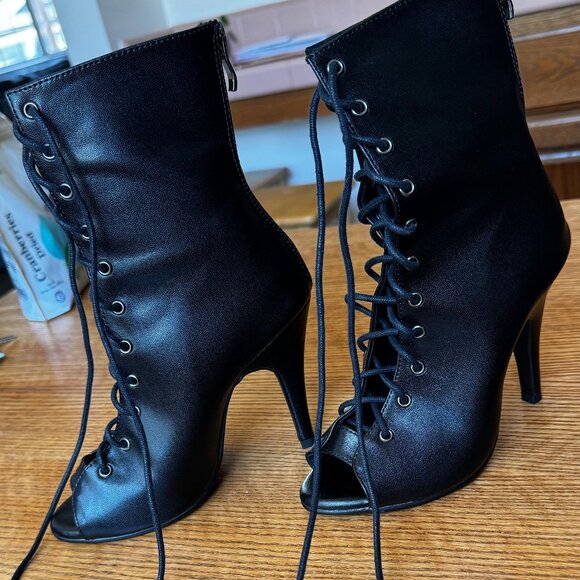 Burju Oliviya - Black, Rubber Sole Open Toe Cut Out Bootie - Size: 6 US - Picture 5 of 9